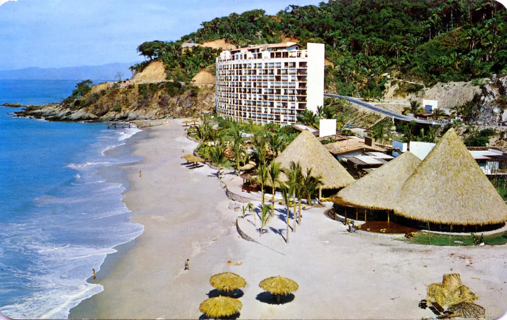 hotel camino real puerto vallarta historia - Cómo se llama ahora el hotel Camino Real Puerto Vallarta