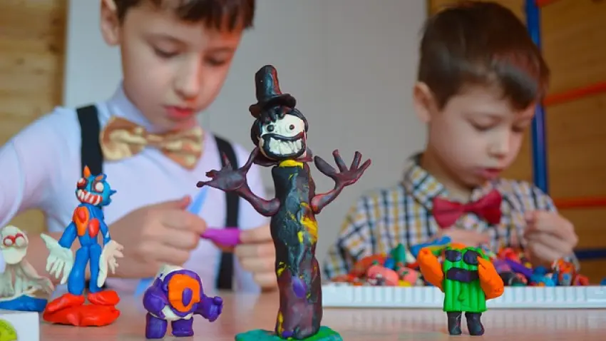 hecho histórico maqueta de plastilina - Cómo se llama el arte de hacer figuras con plastilina