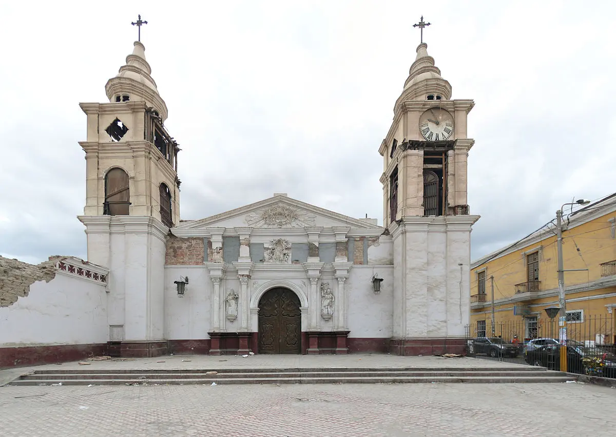 historia de la iglesia de san jeronimo el real - Cómo se llama la Iglesia de San Jerónimo