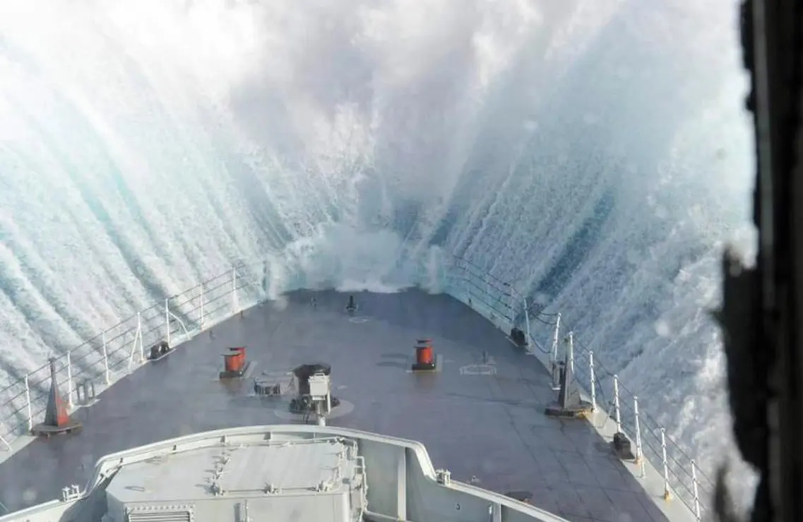 historias reales de tormentas maritimas - Cómo sobrevivió Luis Alejandro Velasco