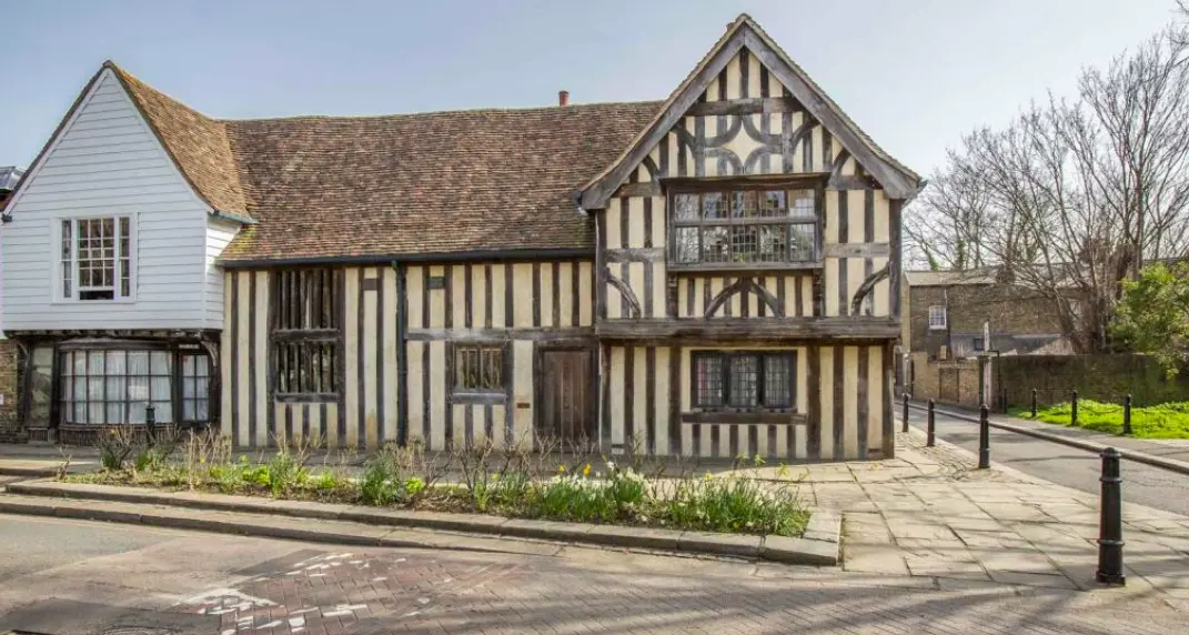 La Historia Antiguada de la Casa Real de Inglaterra: Un Viaje a Través de los Siglos - Cuál es el castillo más antiguo de Inglaterra historia antiguadad casa real de inglaterra - Cuál es el castillo más antiguo de Inglaterra