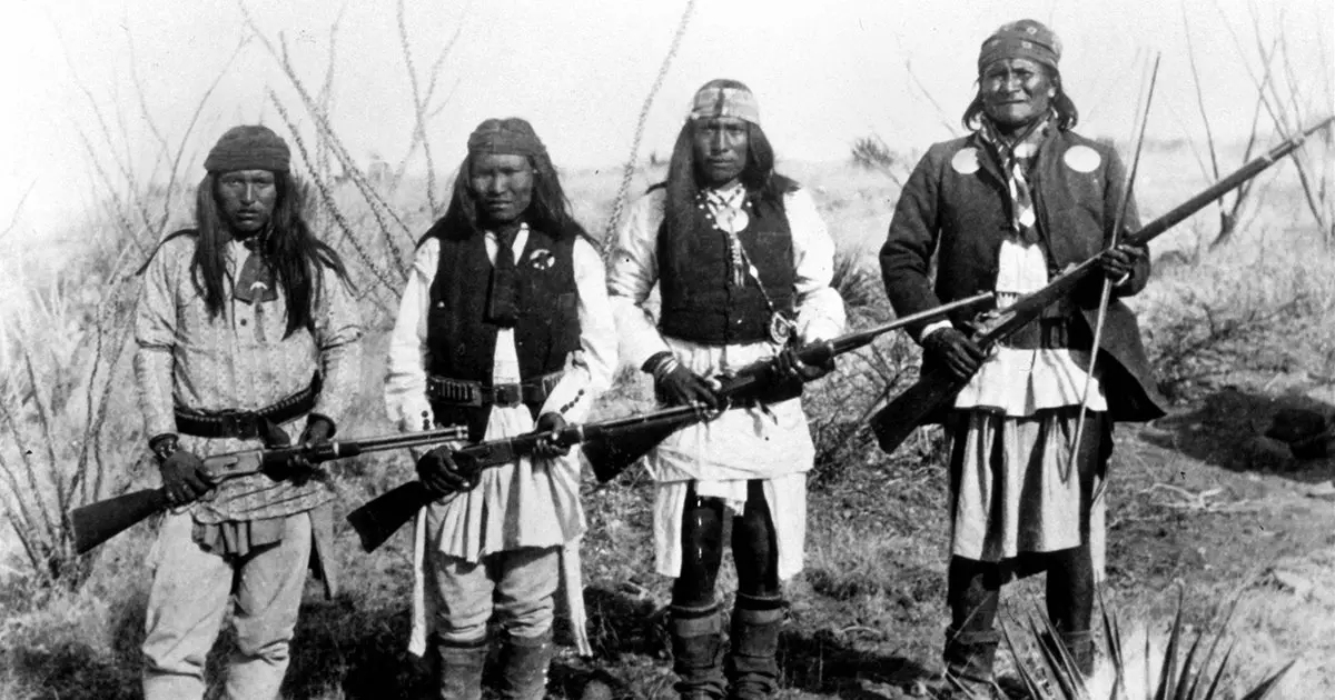 apaches historia real - Cuál es el origen de los apaches