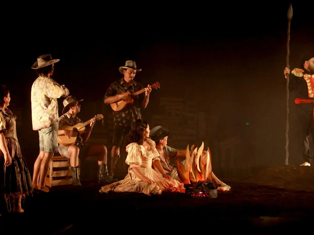 obra teatral con un hecho historico de colombia - Cuál es la historia del teatro en Colombia