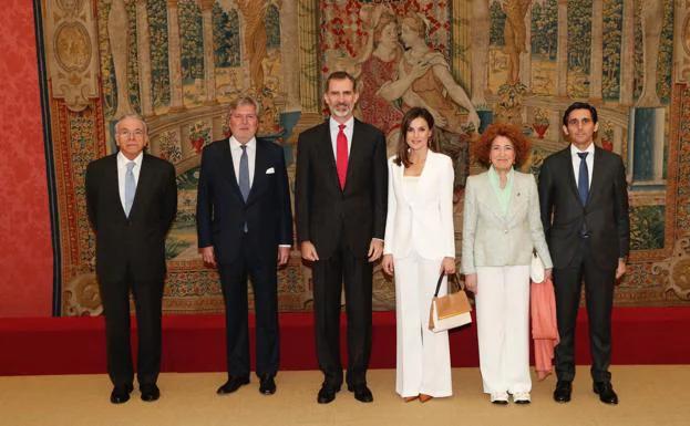 miembro de la real academia de la historia - Cuántos miembros integran la RAE
