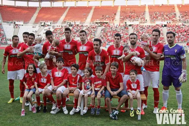 capitanes del real murcia historia - Cuántos socios tiene el Real Murcia