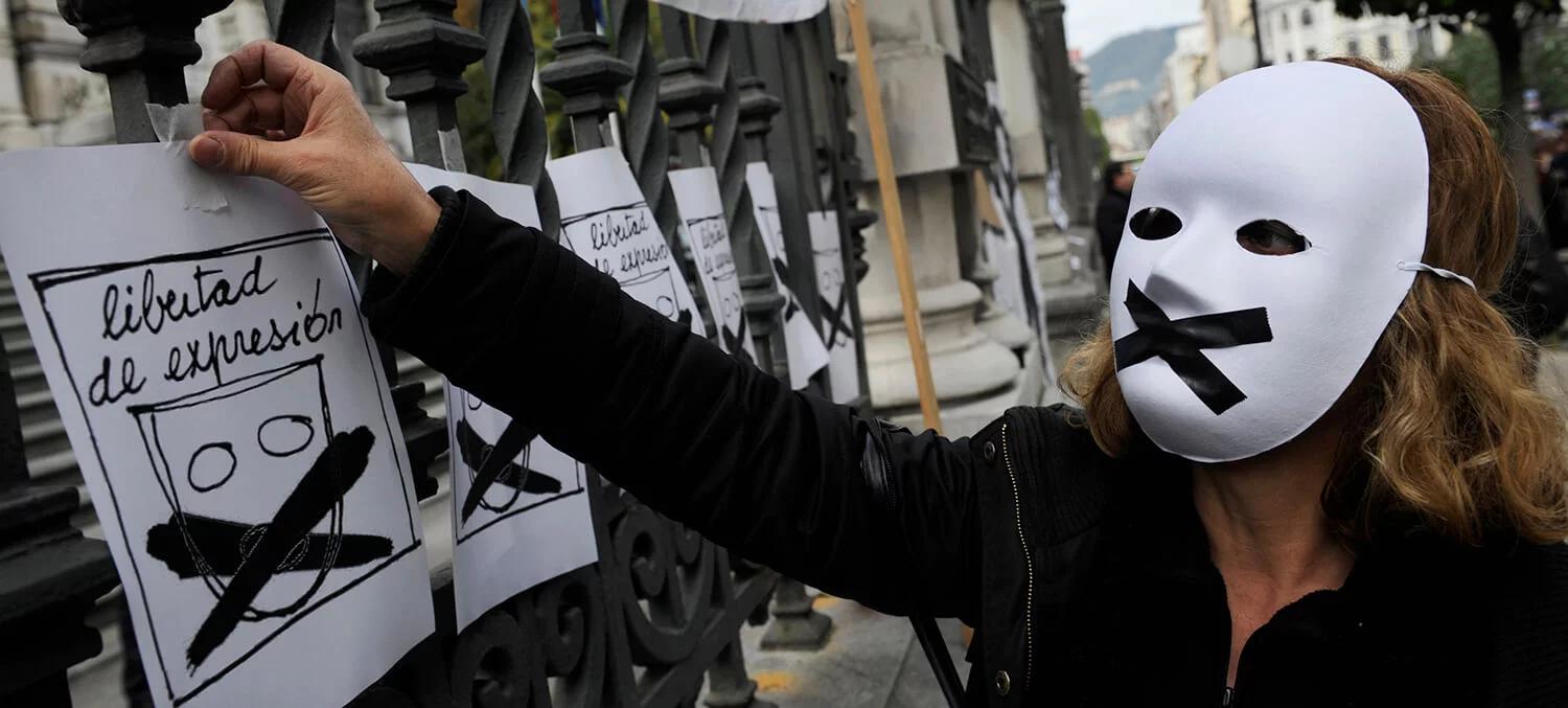 La Historia Oscura de la Censura: Cuando la Voz se Silencia - Donde no hay libertad de expresión hechos historicos donde se haya violado la libertad de expresion - Donde no hay libertad de expresión