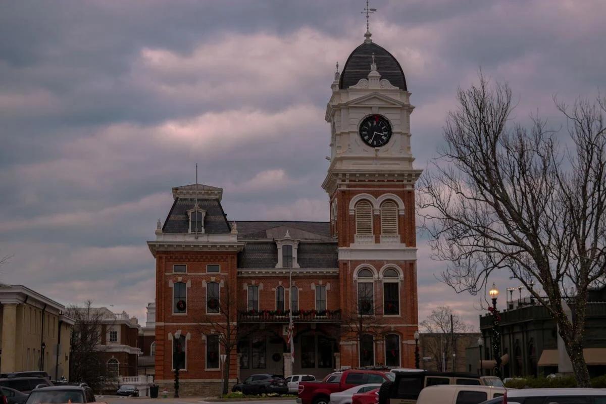 mystic falls historia real - Dónde queda Mystic Falls en la vida real