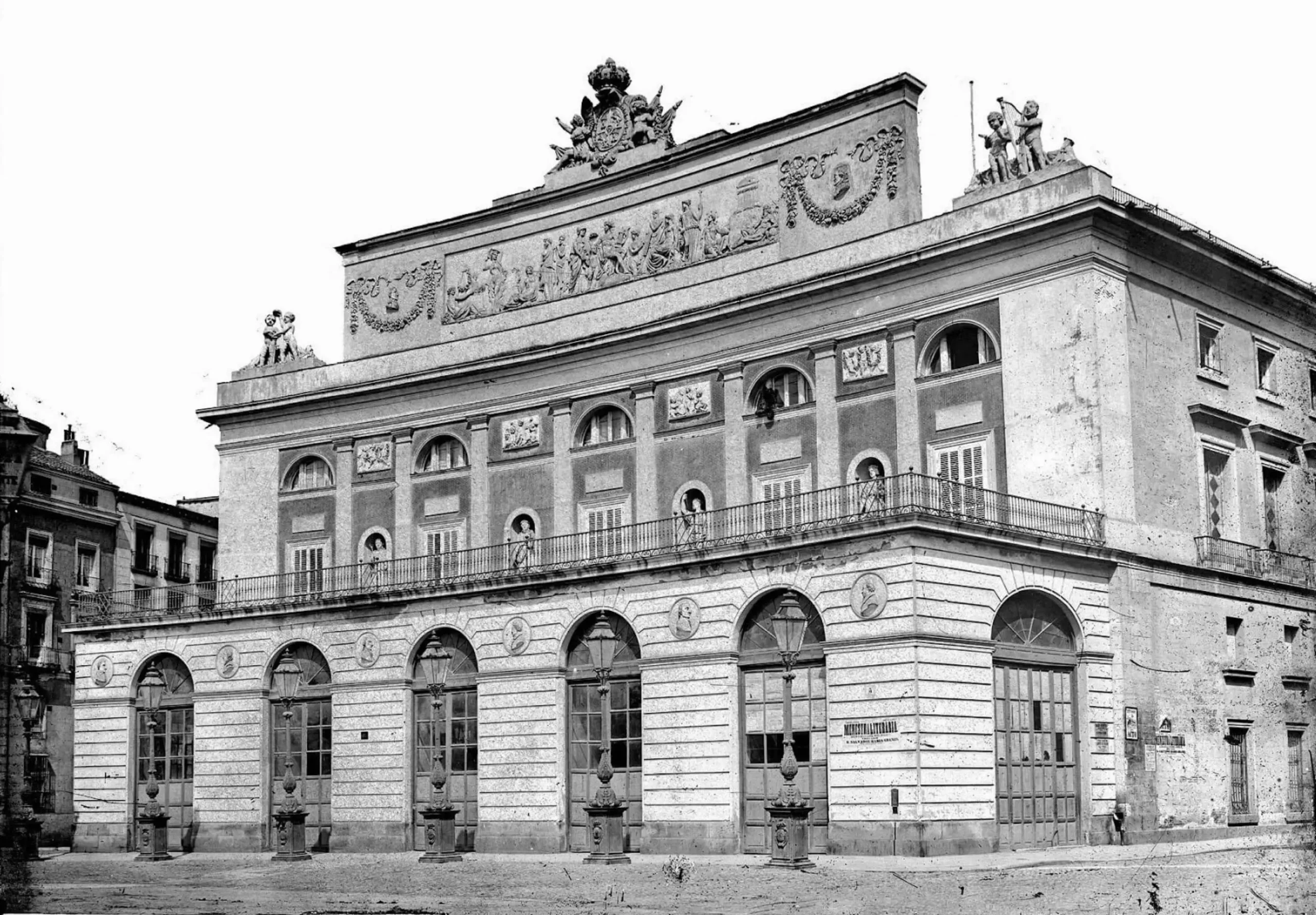 historia del teatro real de madrid - Por qué el teatro Real tiene forma de ataúd