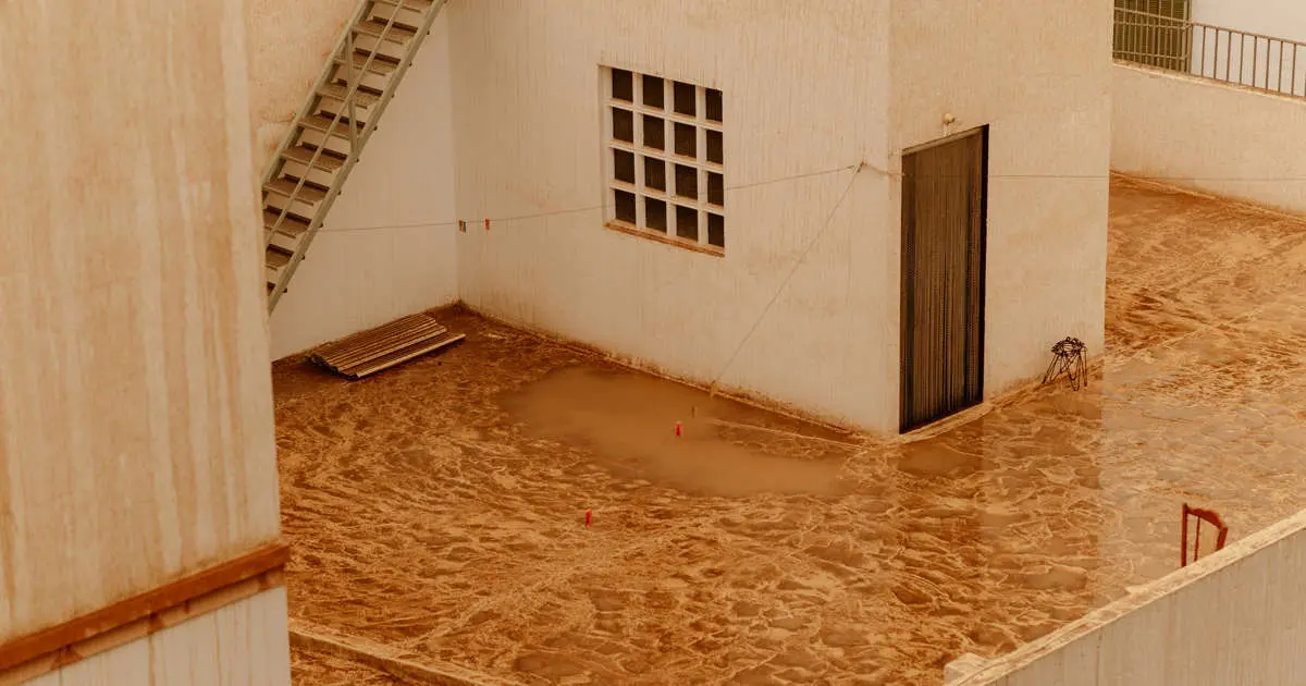 el color de la lluvia historia real - Por qué ocurre la lluvia roja