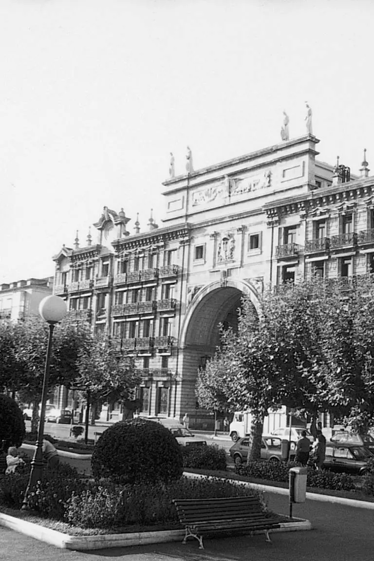 Las Historias de Santander: Realidades y Legados - Qué banco compro Santander las historias de santander son reales - Qué banco compro Santander