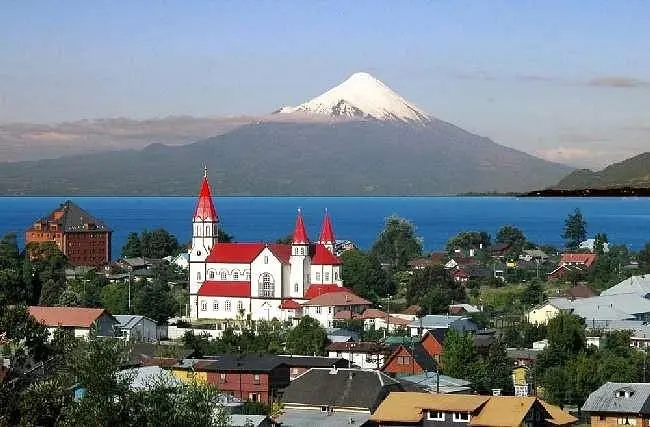 hechos historicos de la region de los lagos - Qué caracteriza a la Región de Los Lagos