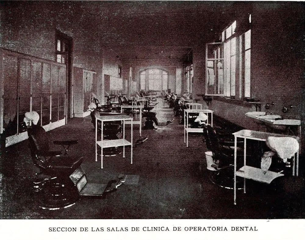 hechos historicos en odontologia en chile - Qué día se celebra el Día del odontólogo en Chile