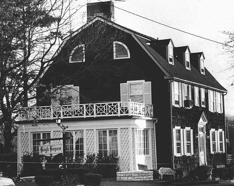 cada amityville historia real - Que hay en el cuarto rojo de Amityville