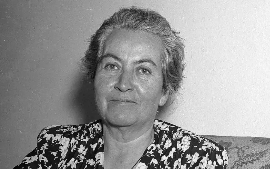 historias reales de la gabriela mistral de darien - Qué hechos marcaron la vida de Gabriela Mistral