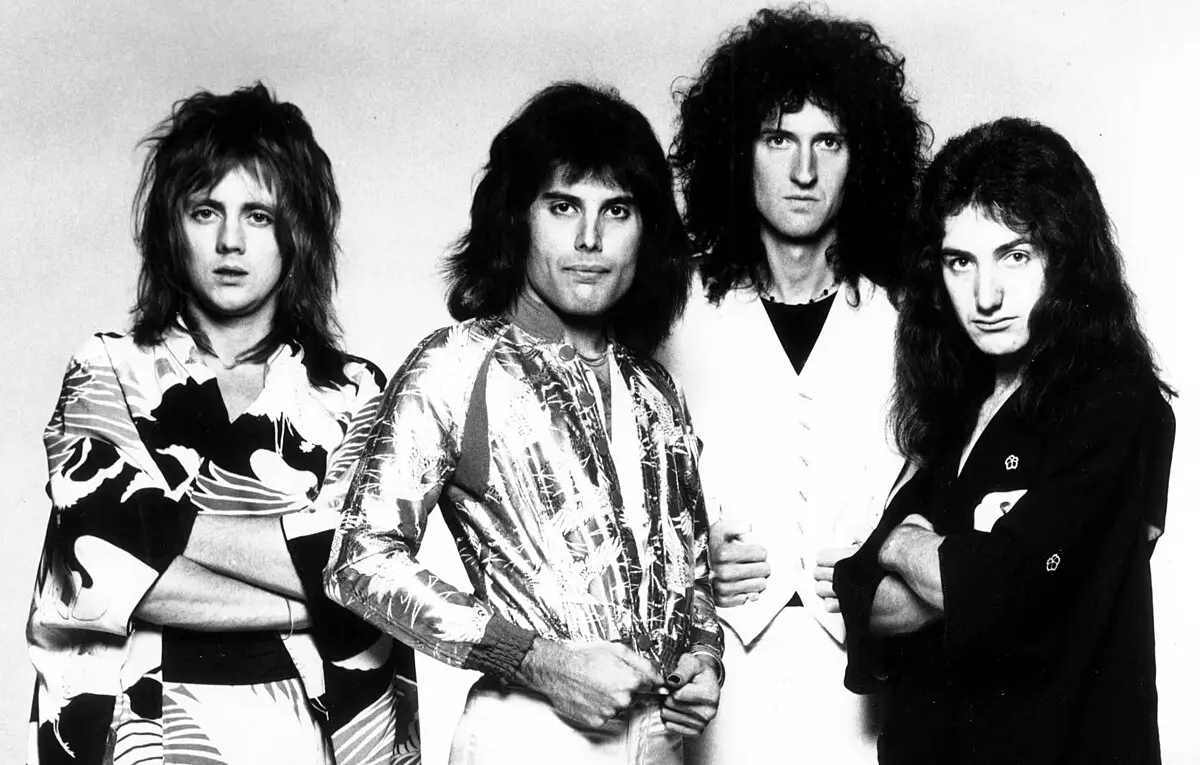 historia real freddie mercury - Qué pasó con los integrantes de Queen después de la muerte de Freddy