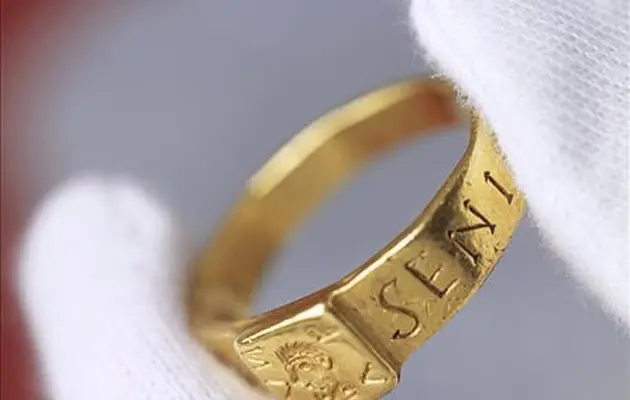 Anillos Reales con Historia: Tesoros que Hablan de Poderes, Amores y Guerras - Qué simbolizan los anillos en la historia anillos reales con historia - Qué simbolizan los anillos en la historia