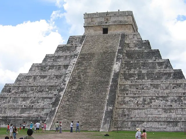 civilizacion maya hechos historicos - Que sucedió con la civilización maya