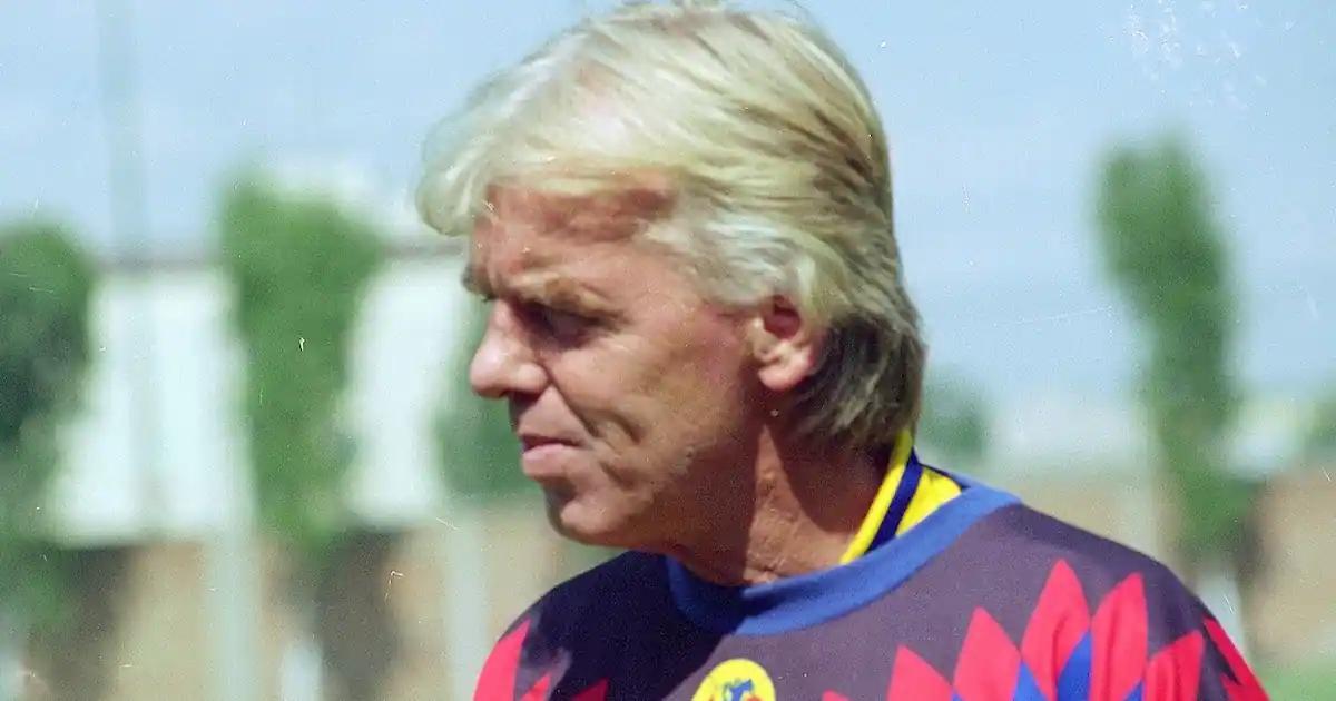 porque corrieron a leo beenhakker del america historia real - Quién elimino al América de Beenhakker