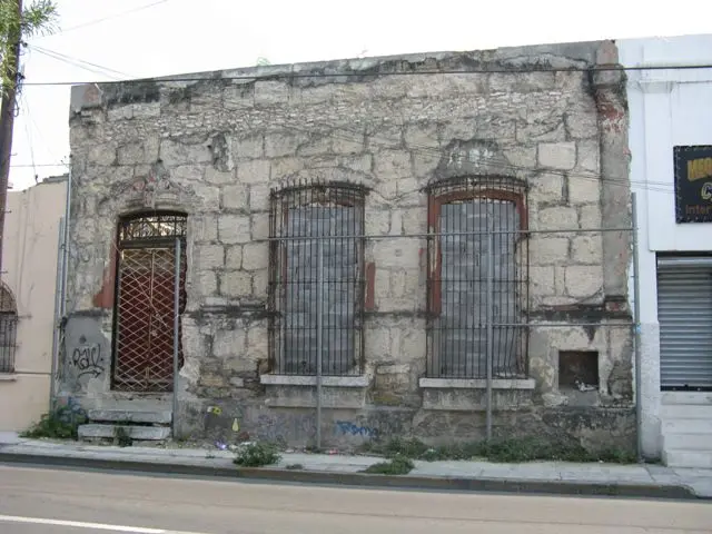 la casa de real de arramberi historia corta en escrito - Quién es el autor de La casa de Aramberri