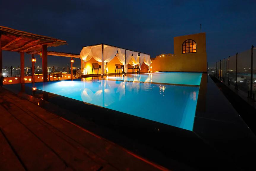 historia real hotels and resorts - Quién es el dueño del hotel InterContinental