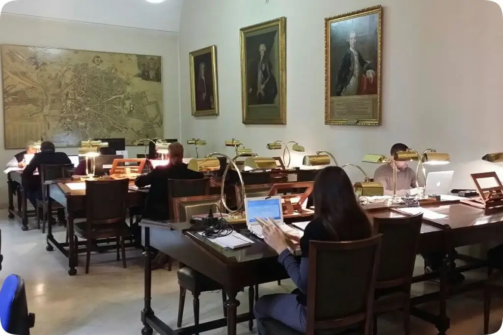 real academia historia biblioteca - Quién fue el fundador de la biblioteca