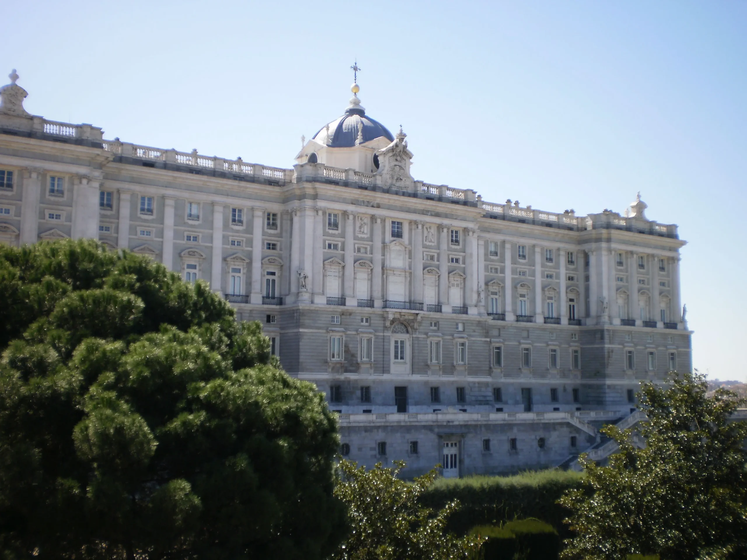 el bene del palacio real de madrid historia - Quién pintó el techo del Palacio Real de Madrid